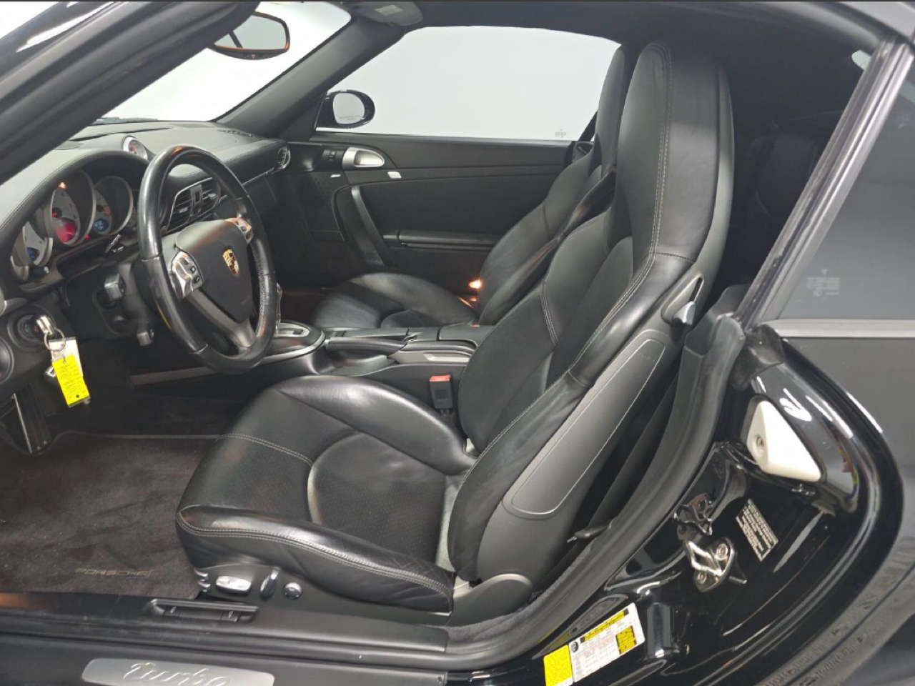 Porsche 911 2dr Cabriolet Turbo 2009