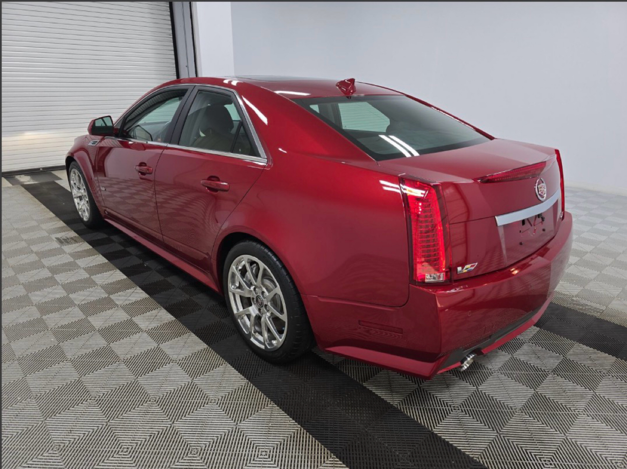 Cadillac CTS-V 4dr Sdn 2009