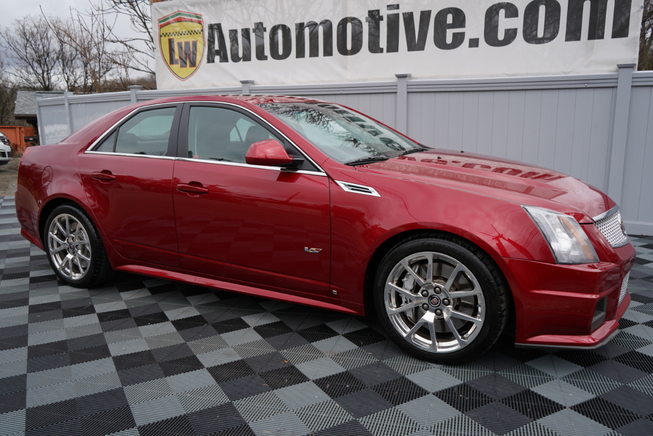 Cadillac CTS-V 4dr Sdn 2009
