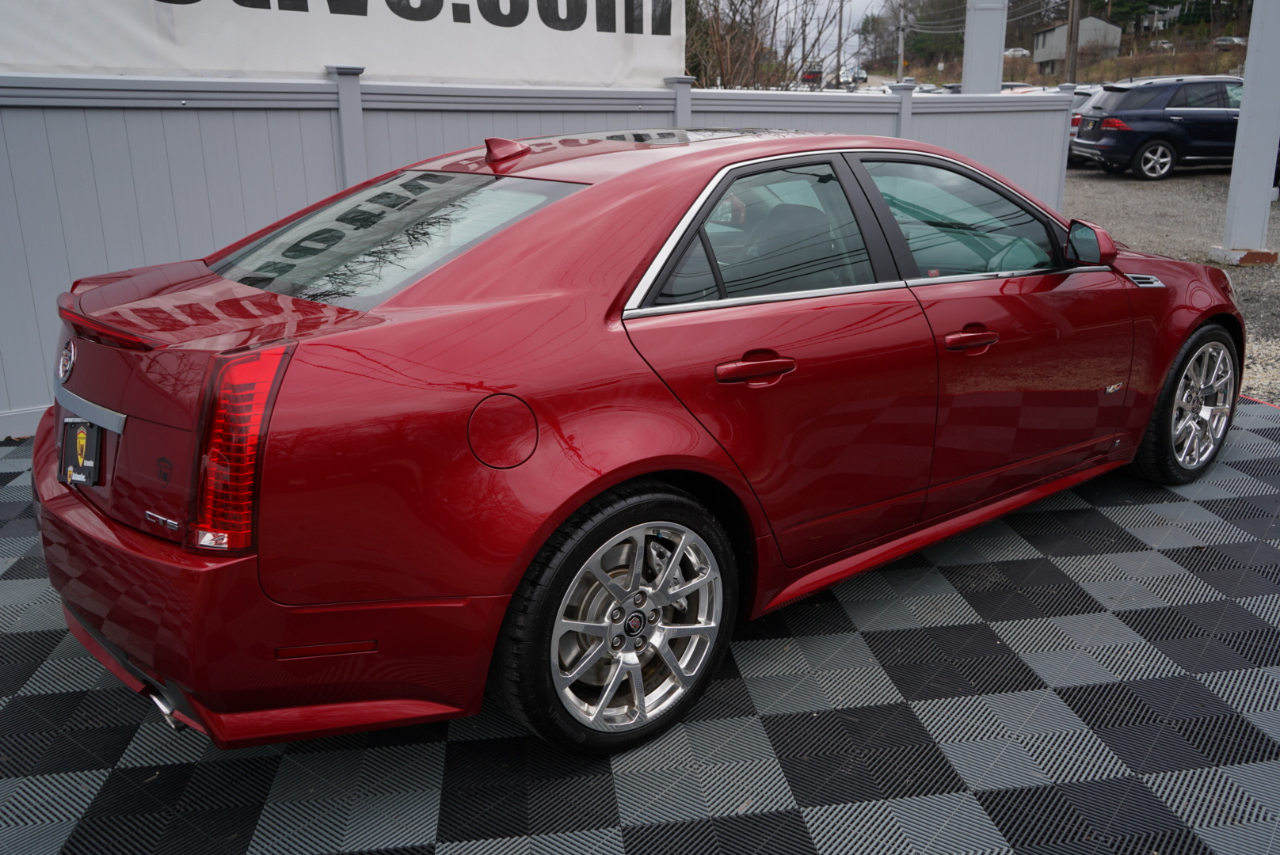 Cadillac CTS-V 4dr Sdn 2009