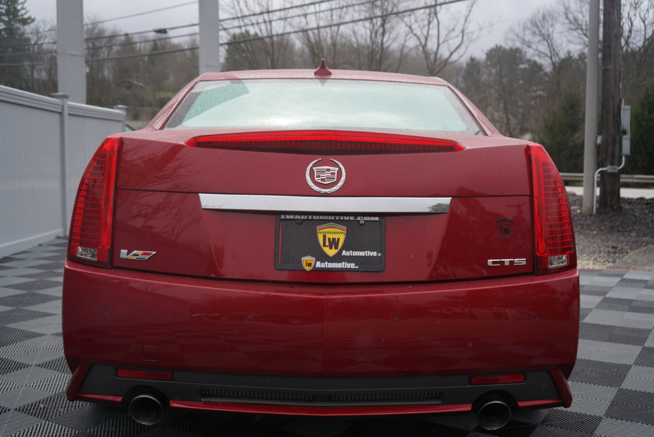 Cadillac CTS-V 4dr Sdn 2009