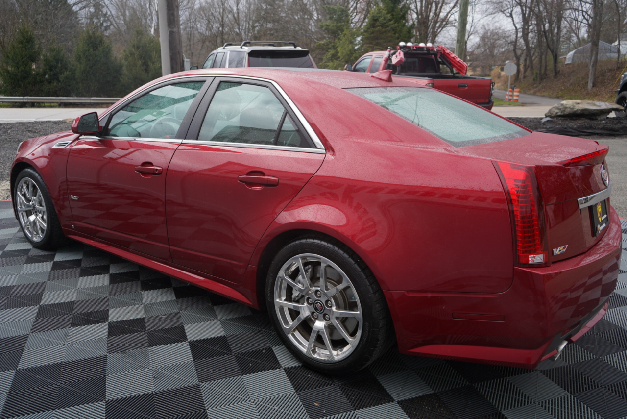Cadillac CTS-V 4dr Sdn 2009