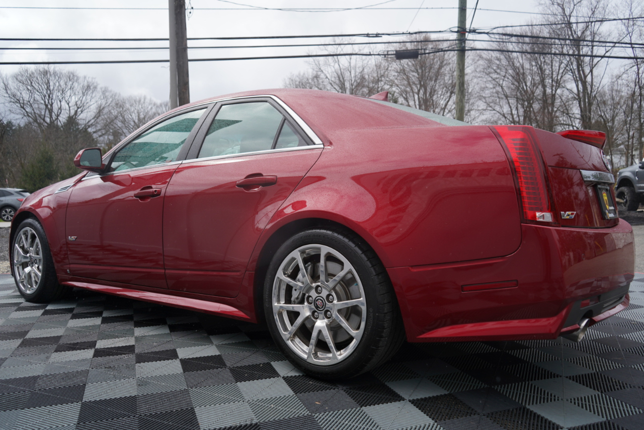 Cadillac CTS-V 4dr Sdn 2009