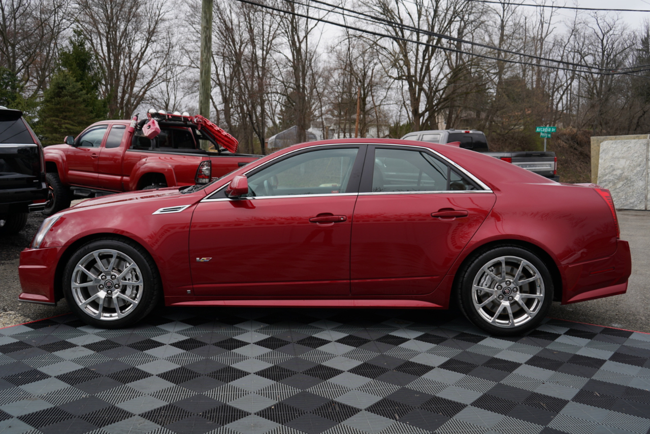 Cadillac CTS-V 4dr Sdn 2009