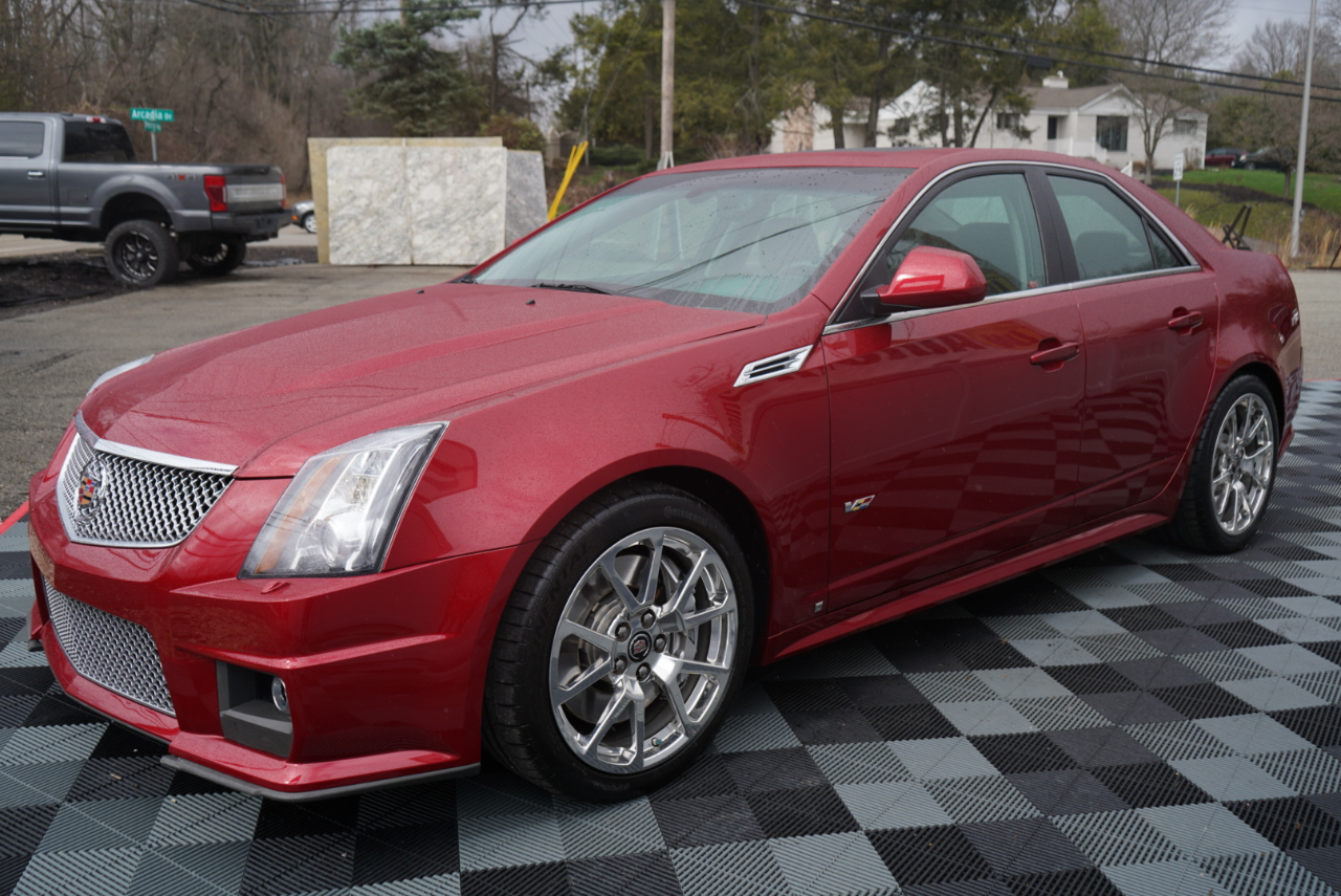 Cadillac CTS-V 4dr Sdn 2009