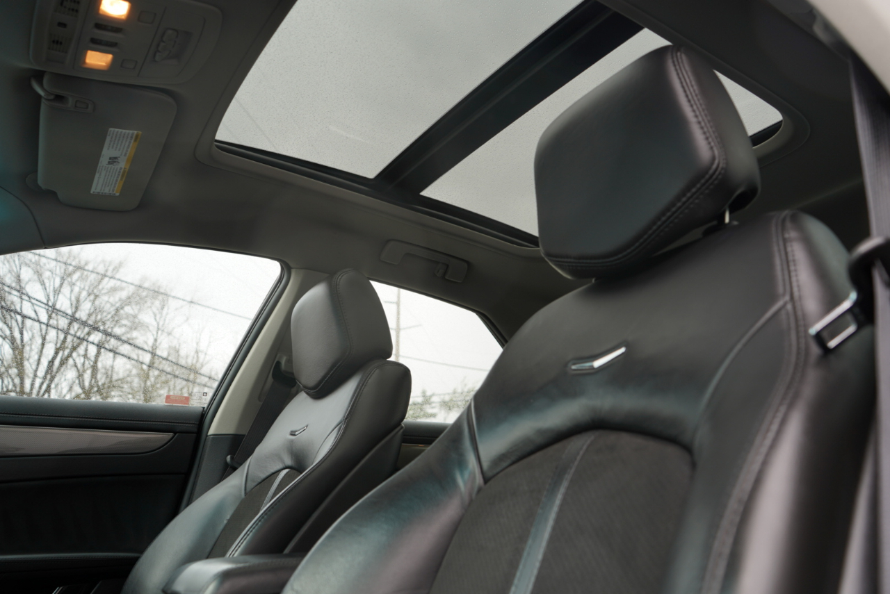 Cadillac CTS-V 4dr Sdn 2009