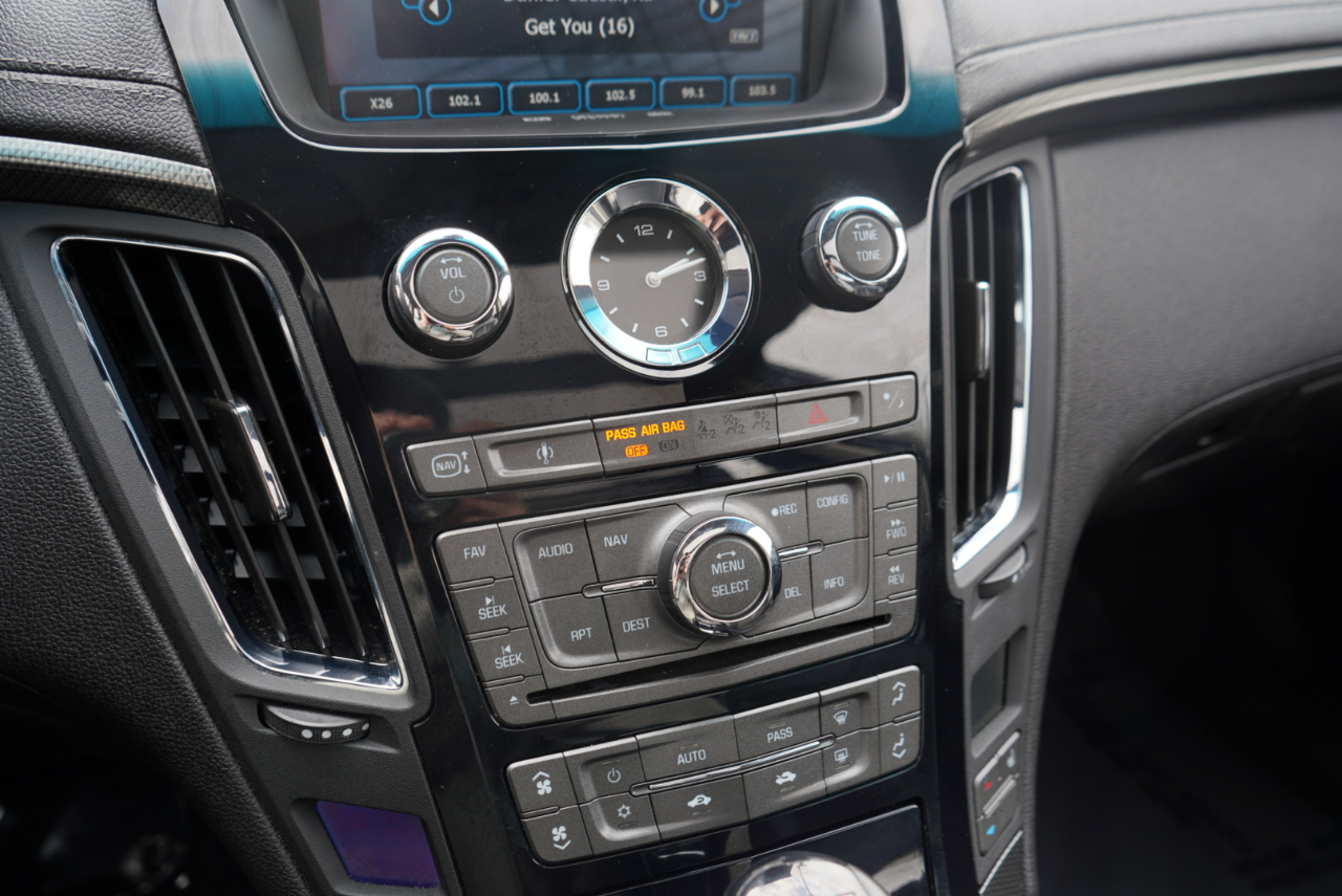 Cadillac CTS-V 4dr Sdn 2009