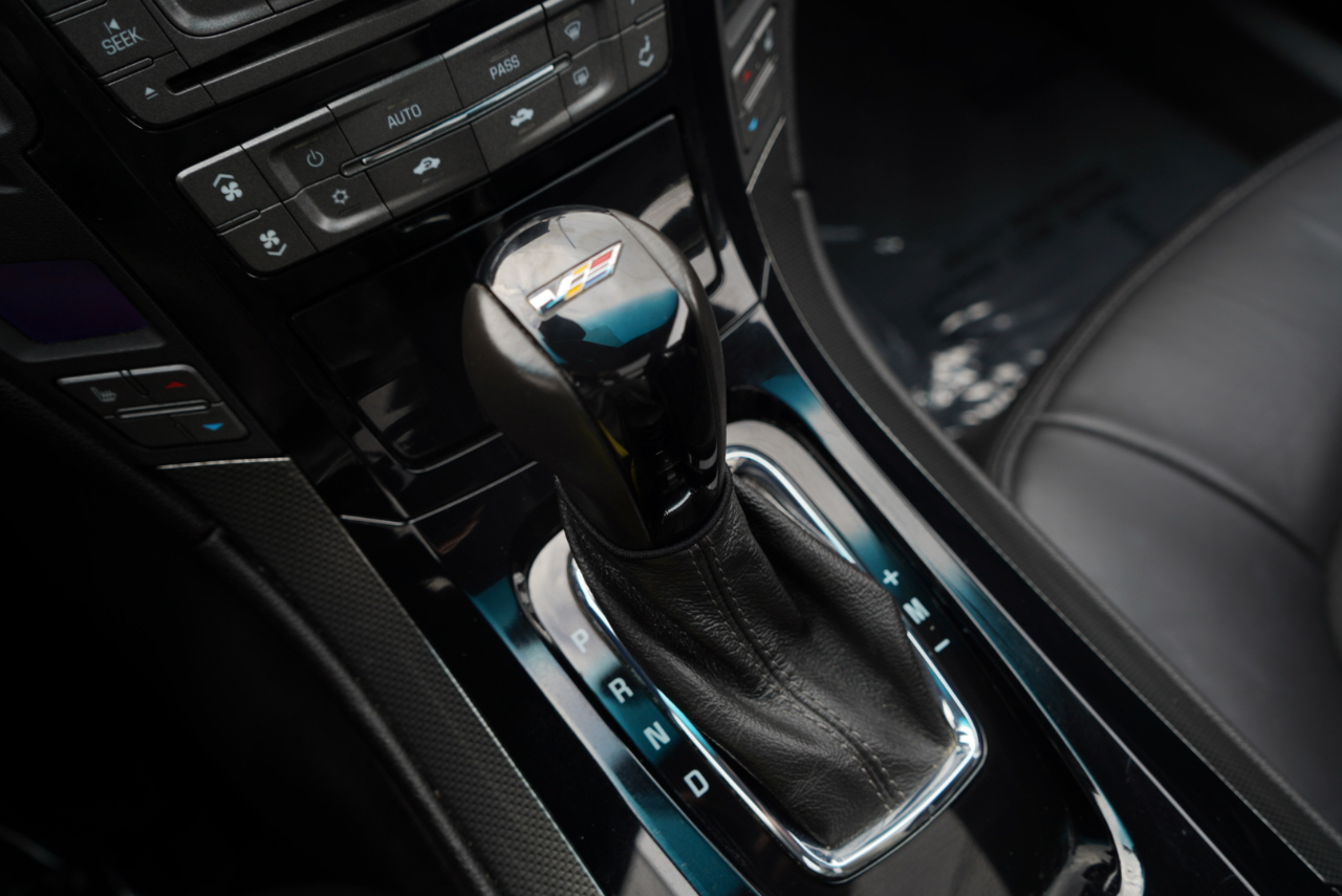 Cadillac CTS-V 4dr Sdn 2009