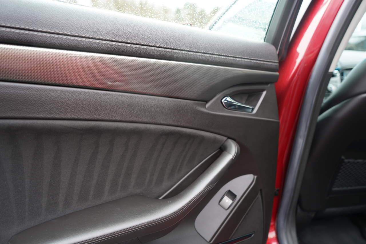 Cadillac CTS-V 4dr Sdn 2009