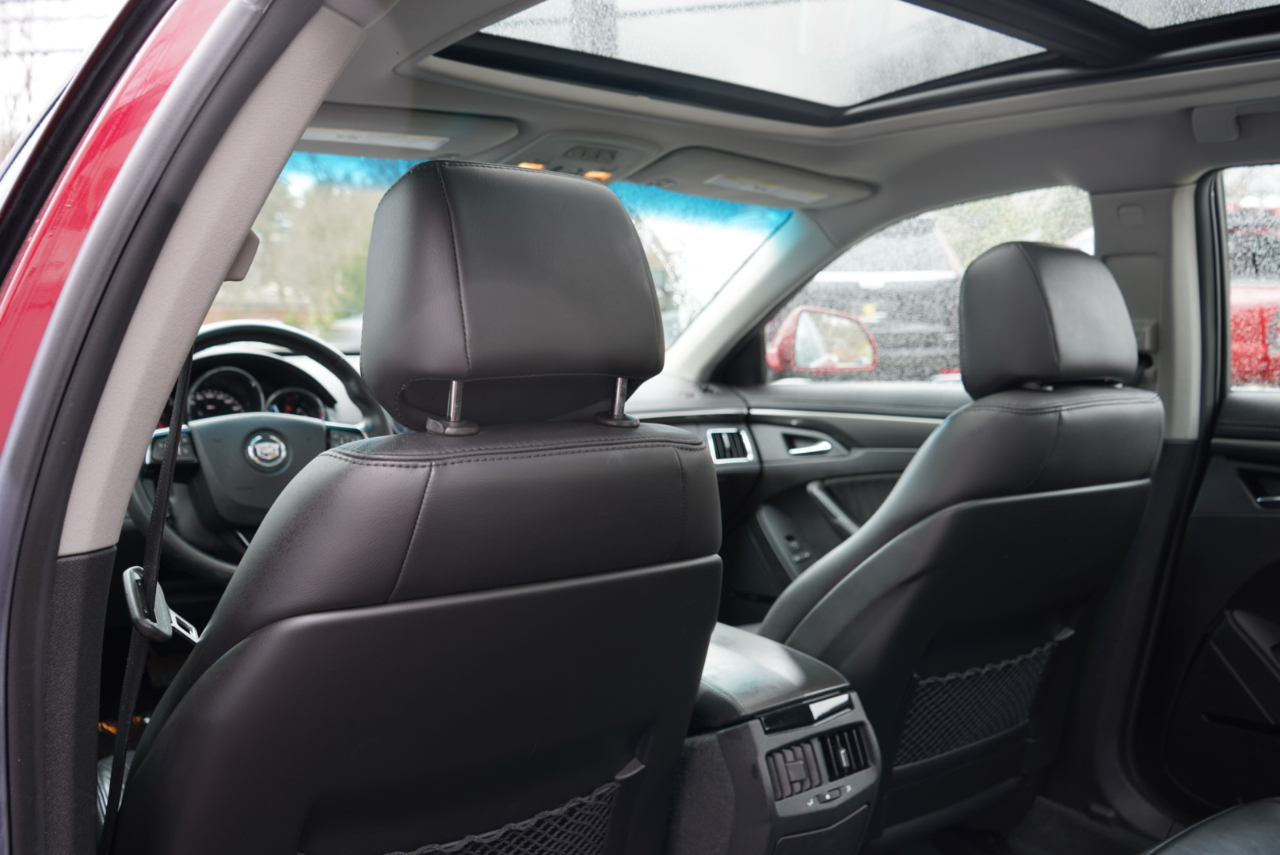 Cadillac CTS-V 4dr Sdn 2009