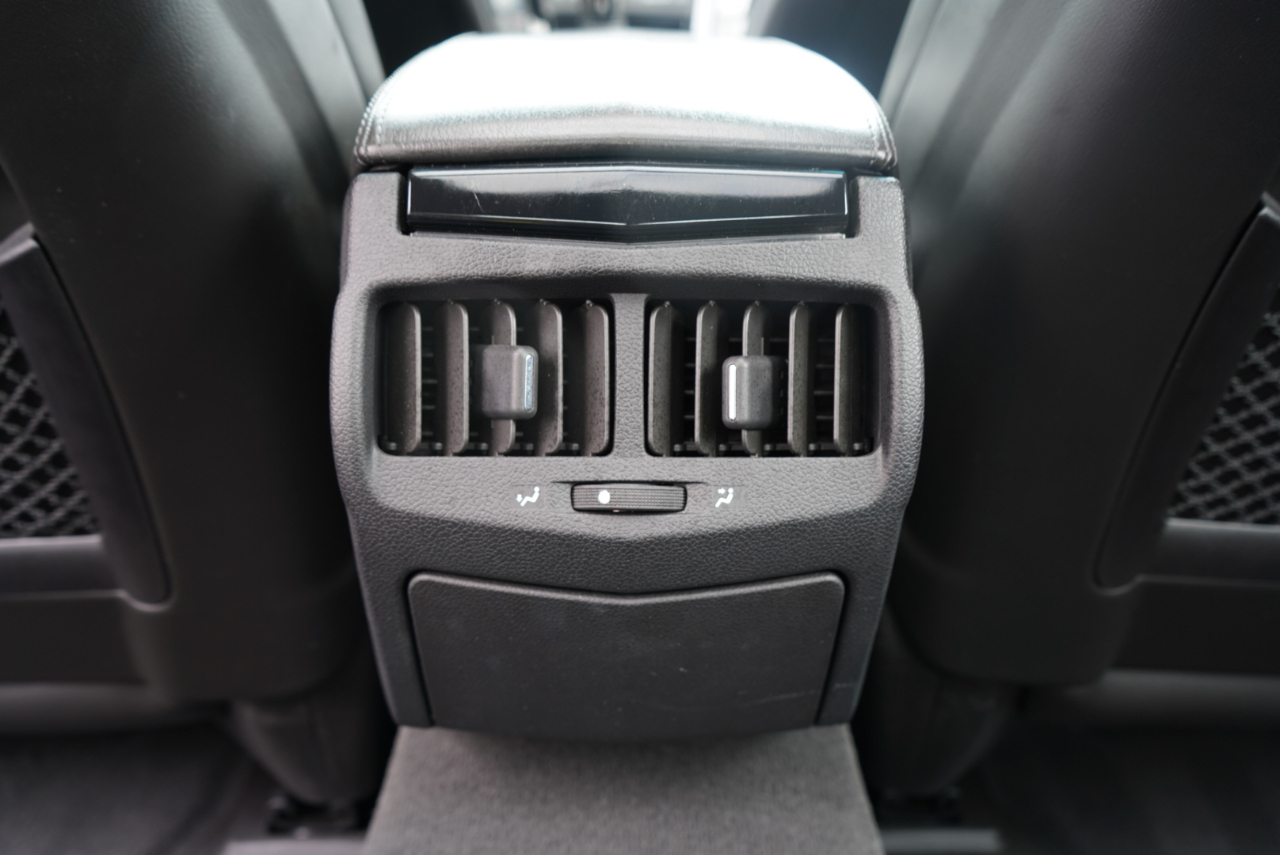 Cadillac CTS-V 4dr Sdn 2009