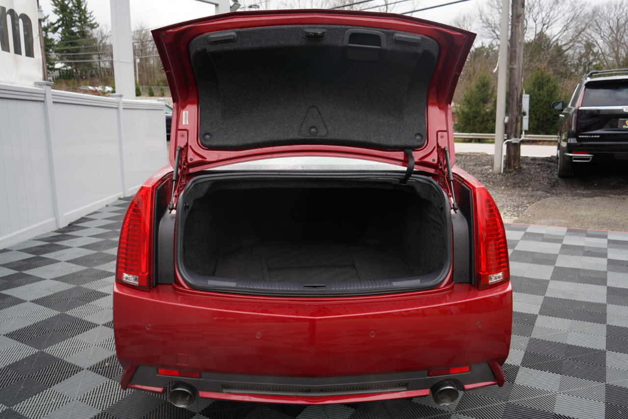 Cadillac CTS-V 4dr Sdn 2009