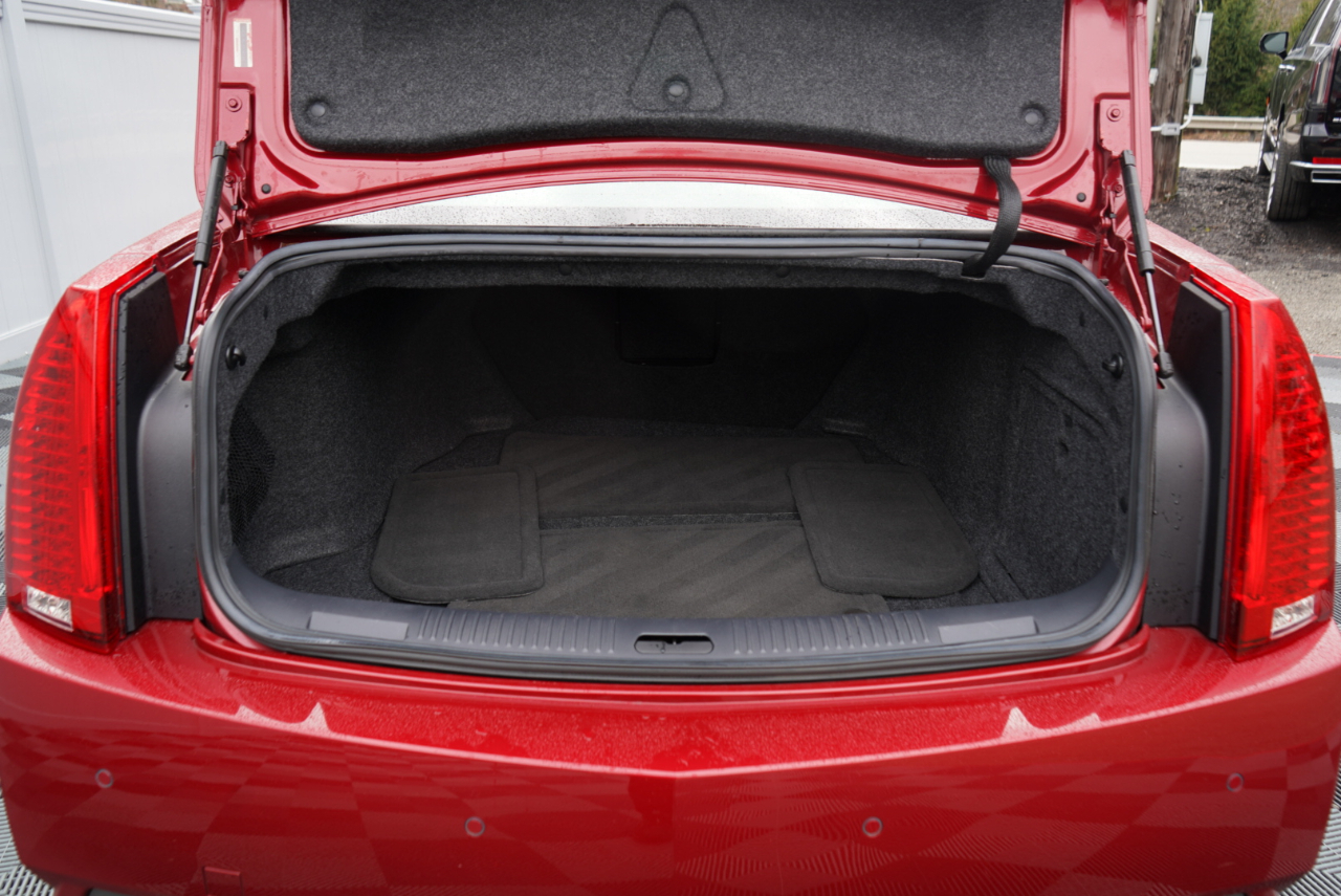 Cadillac CTS-V 4dr Sdn 2009