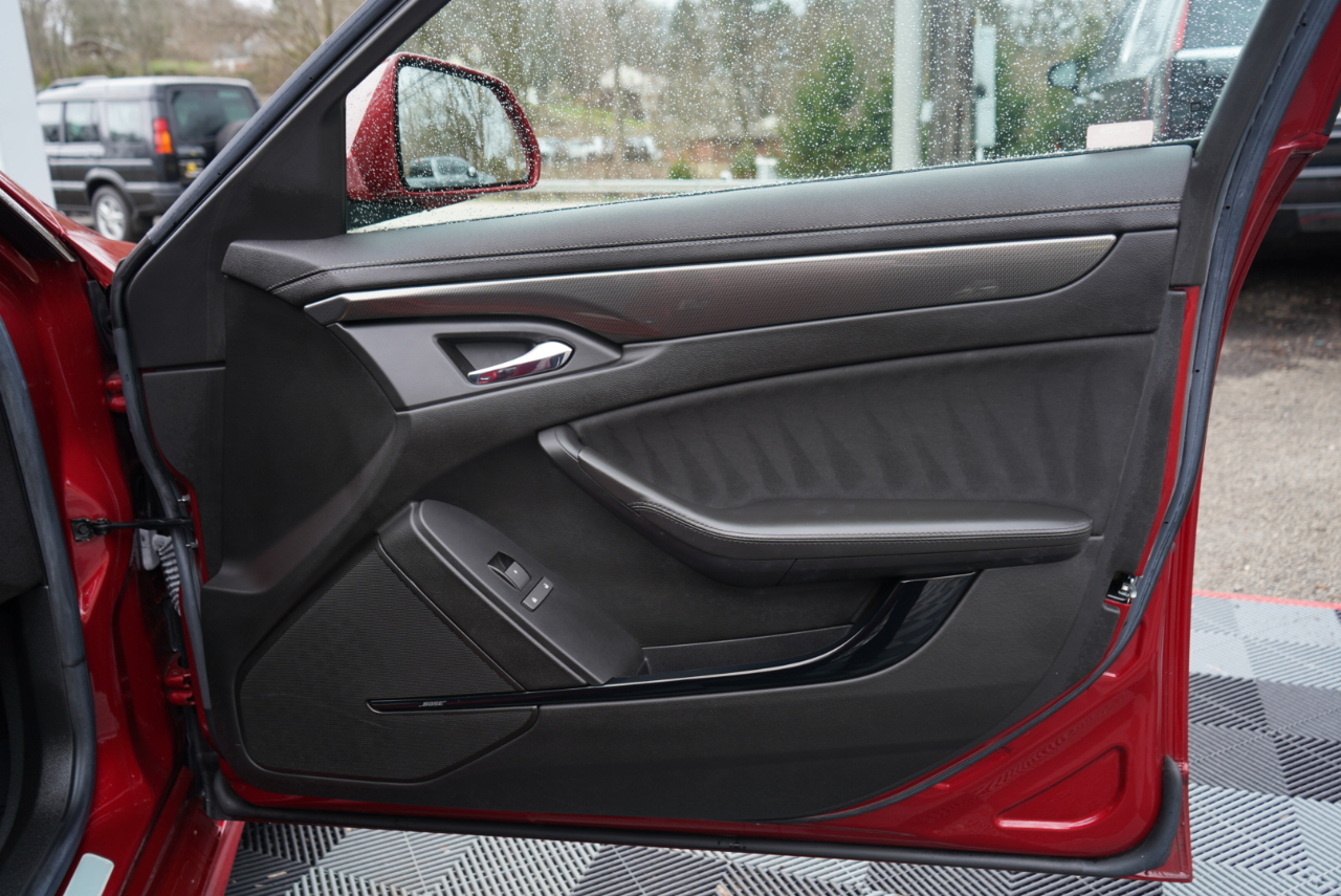 Cadillac CTS-V 4dr Sdn 2009