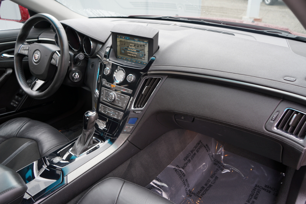 Cadillac CTS-V 4dr Sdn 2009