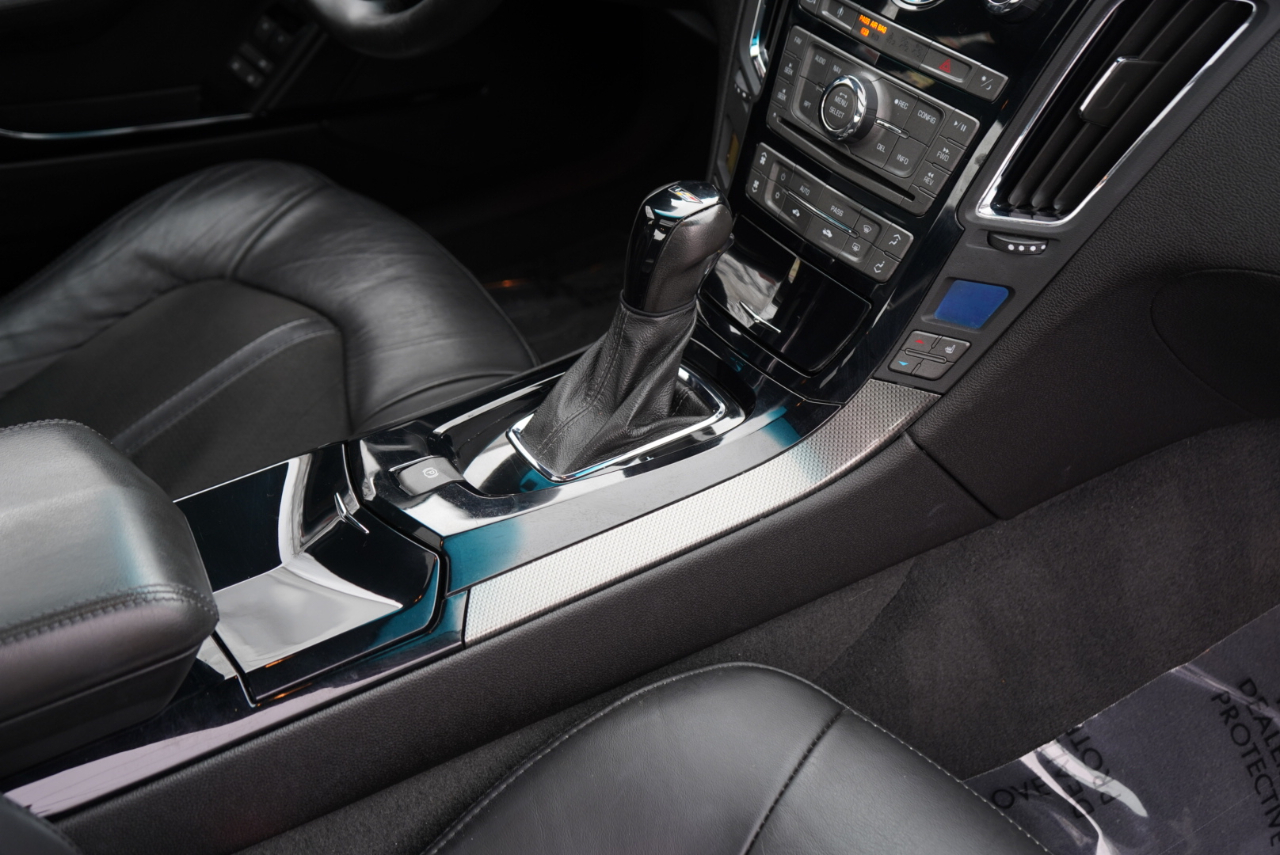 Cadillac CTS-V 4dr Sdn 2009