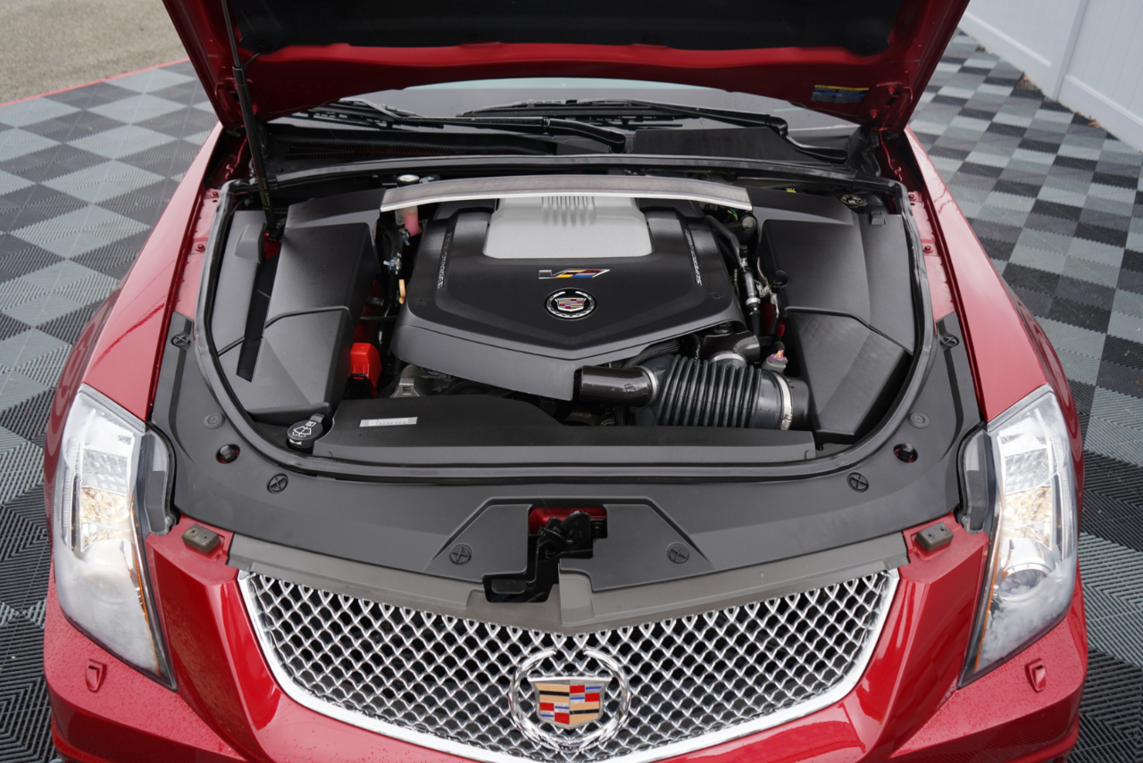 Cadillac CTS-V 4dr Sdn 2009