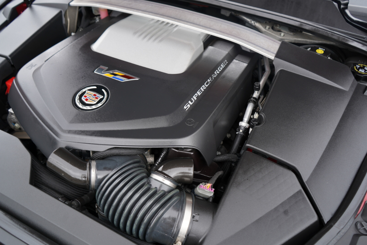 Cadillac CTS-V 4dr Sdn 2009