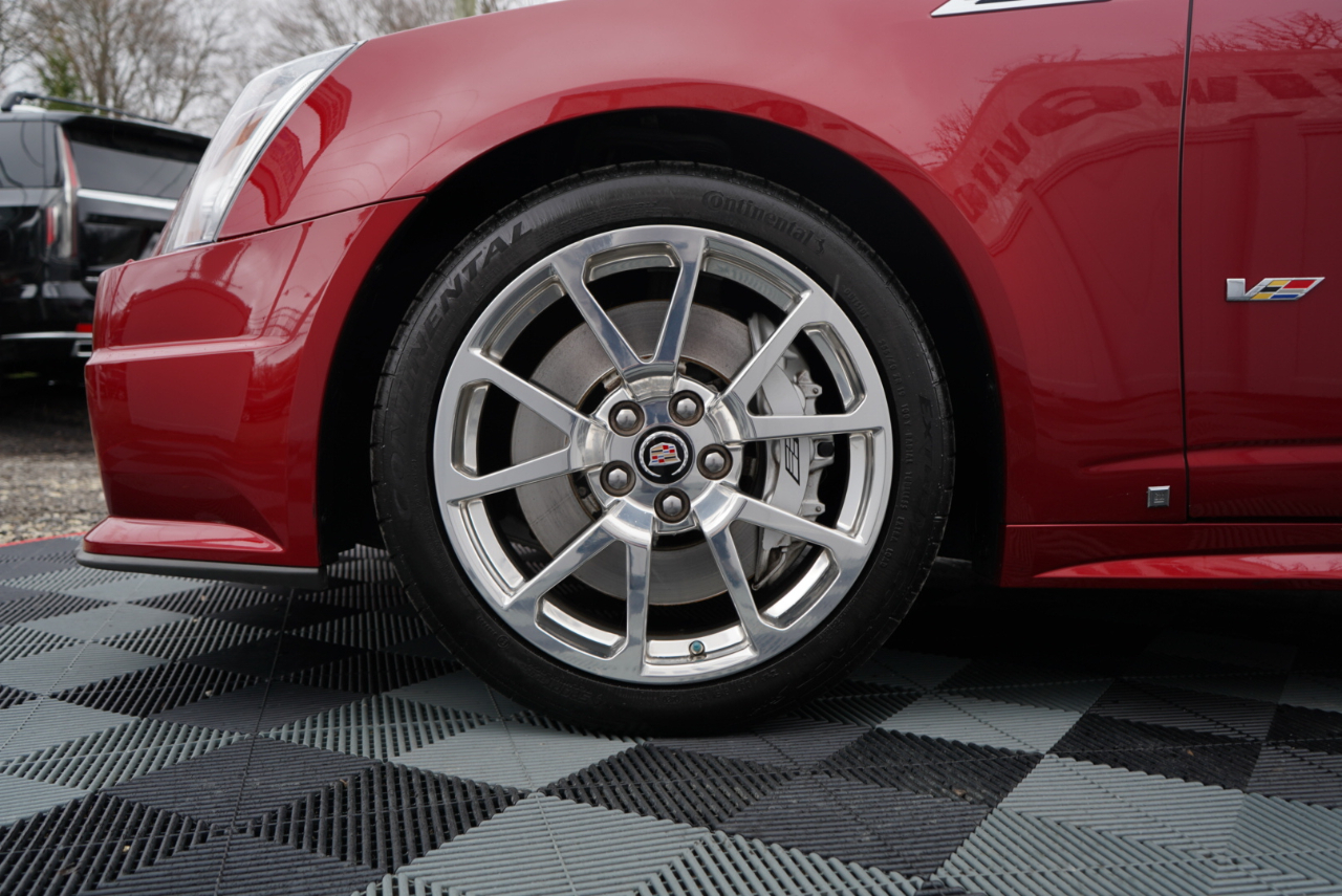 Cadillac CTS-V 4dr Sdn 2009