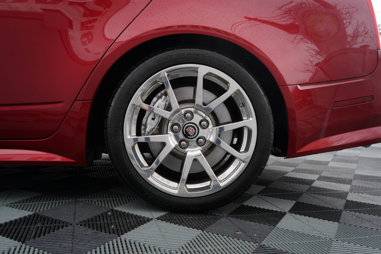 Cadillac CTS-V 4dr Sdn 2009