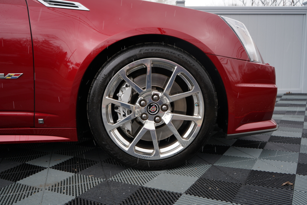 Cadillac CTS-V 4dr Sdn 2009