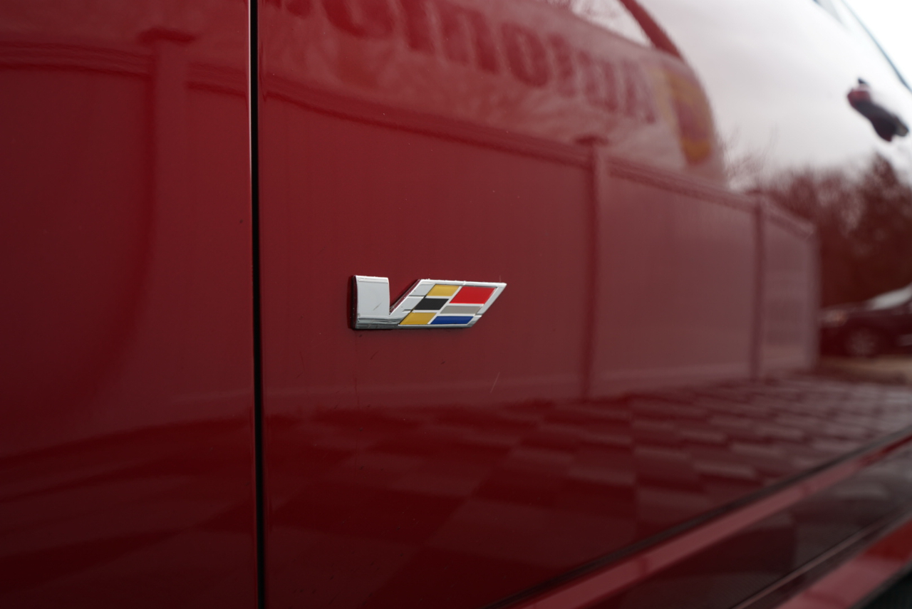 Cadillac CTS-V 4dr Sdn 2009