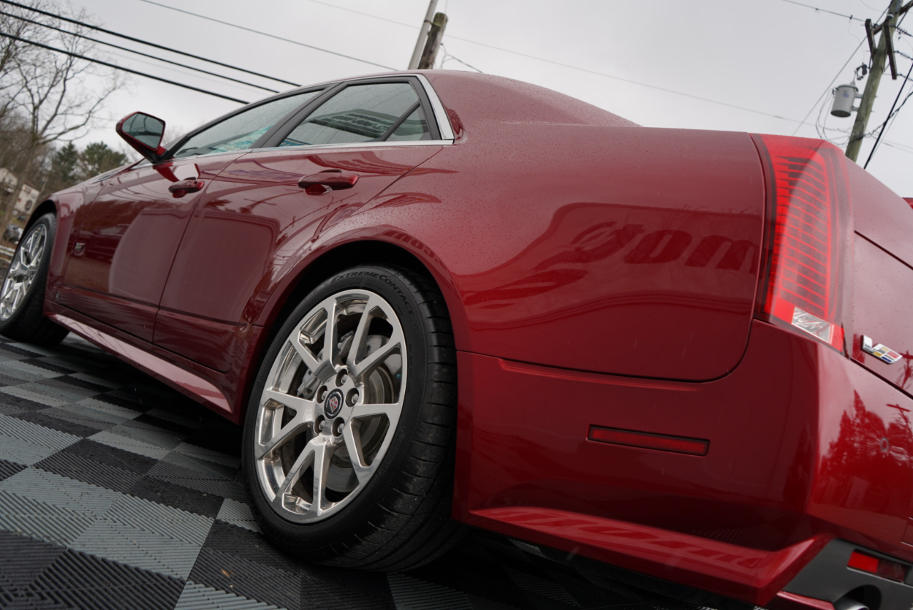 Cadillac CTS-V 4dr Sdn 2009