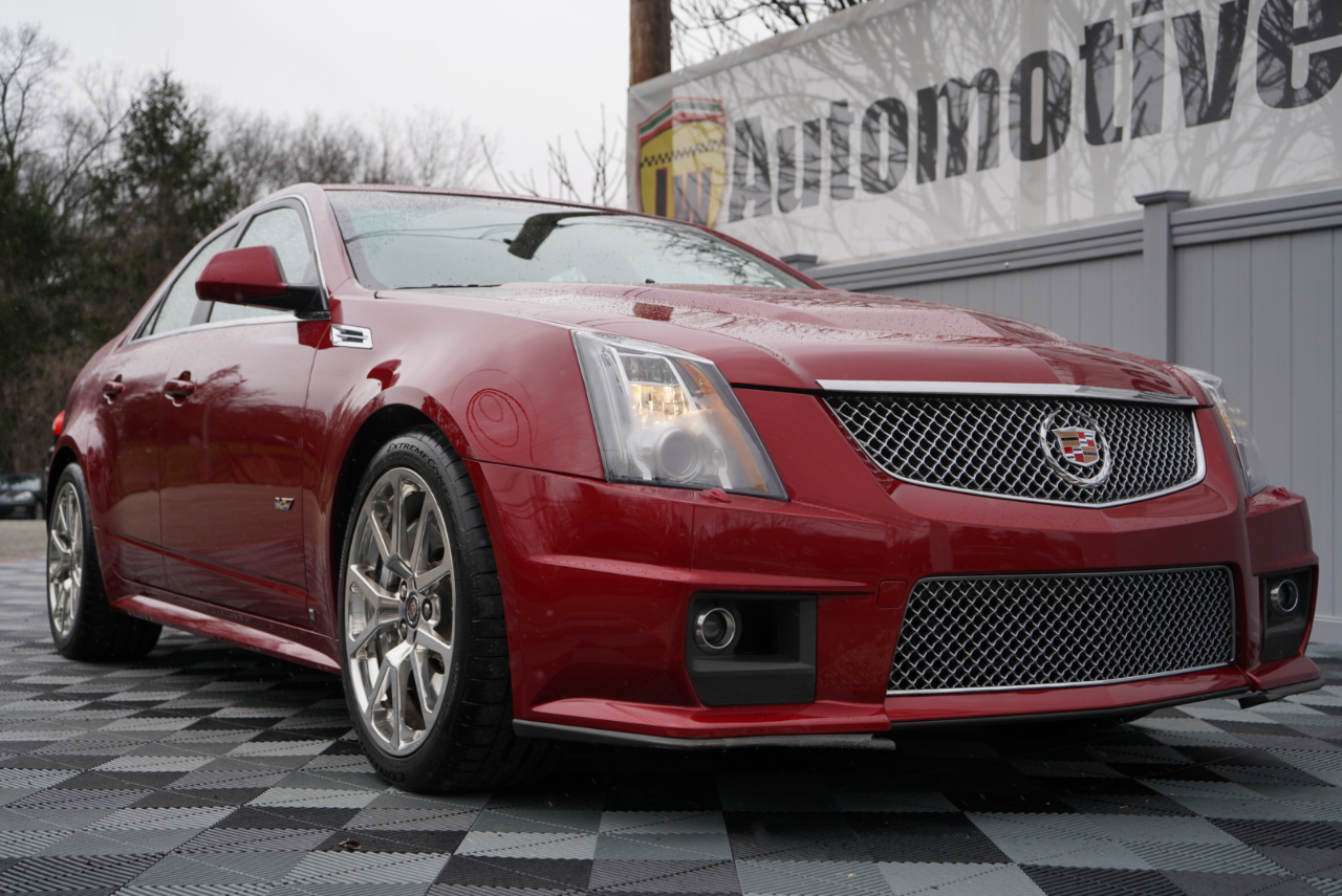 Cadillac CTS-V 4dr Sdn 2009
