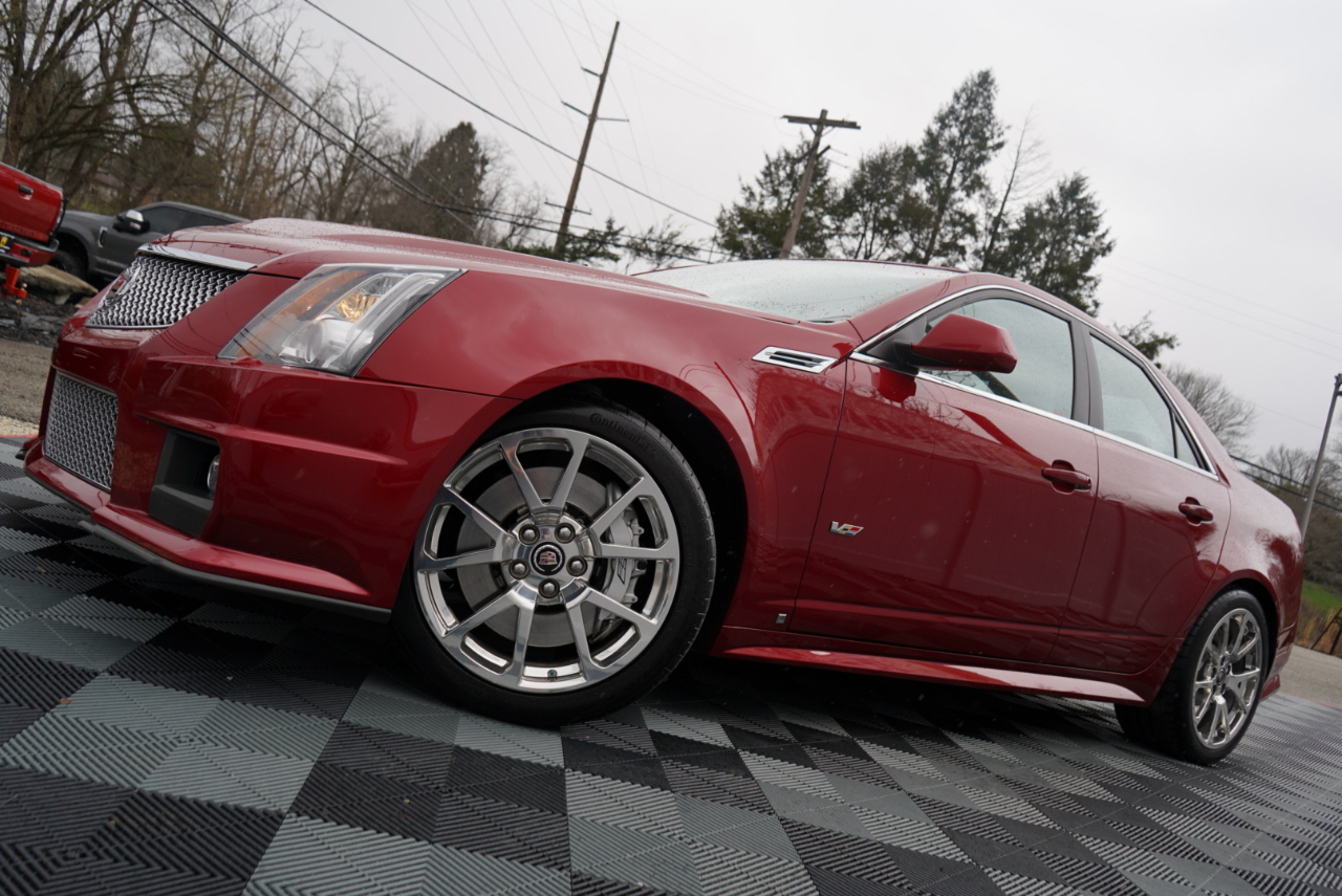 Cadillac CTS-V 4dr Sdn 2009