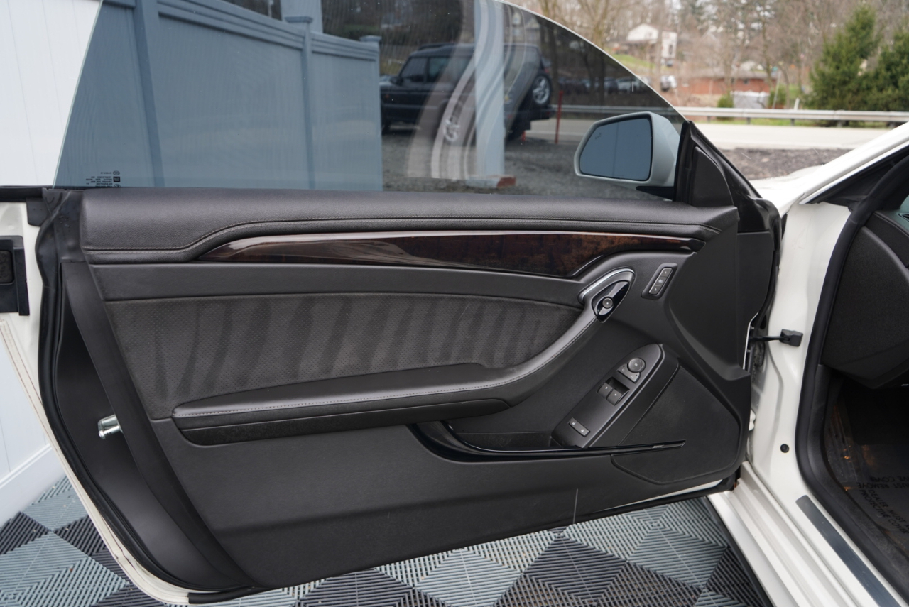 Cadillac CTS-V Coupe 2dr Cpe 2012