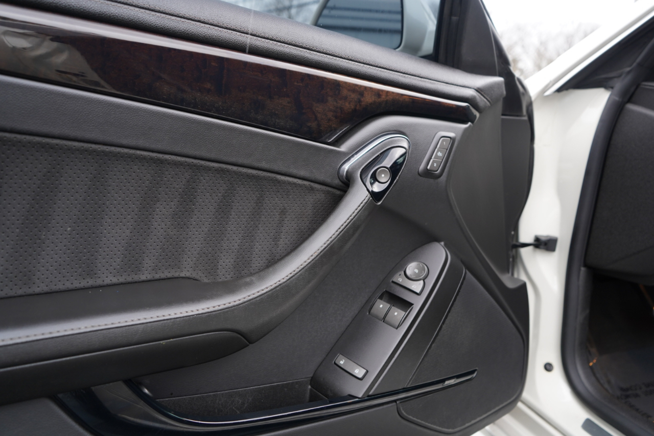 Cadillac CTS-V Coupe 2dr Cpe 2012