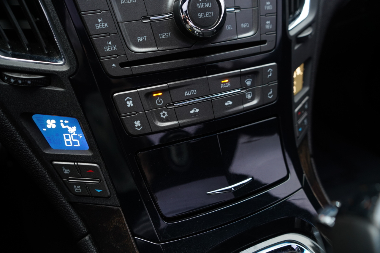 Cadillac CTS-V Coupe 2dr Cpe 2012