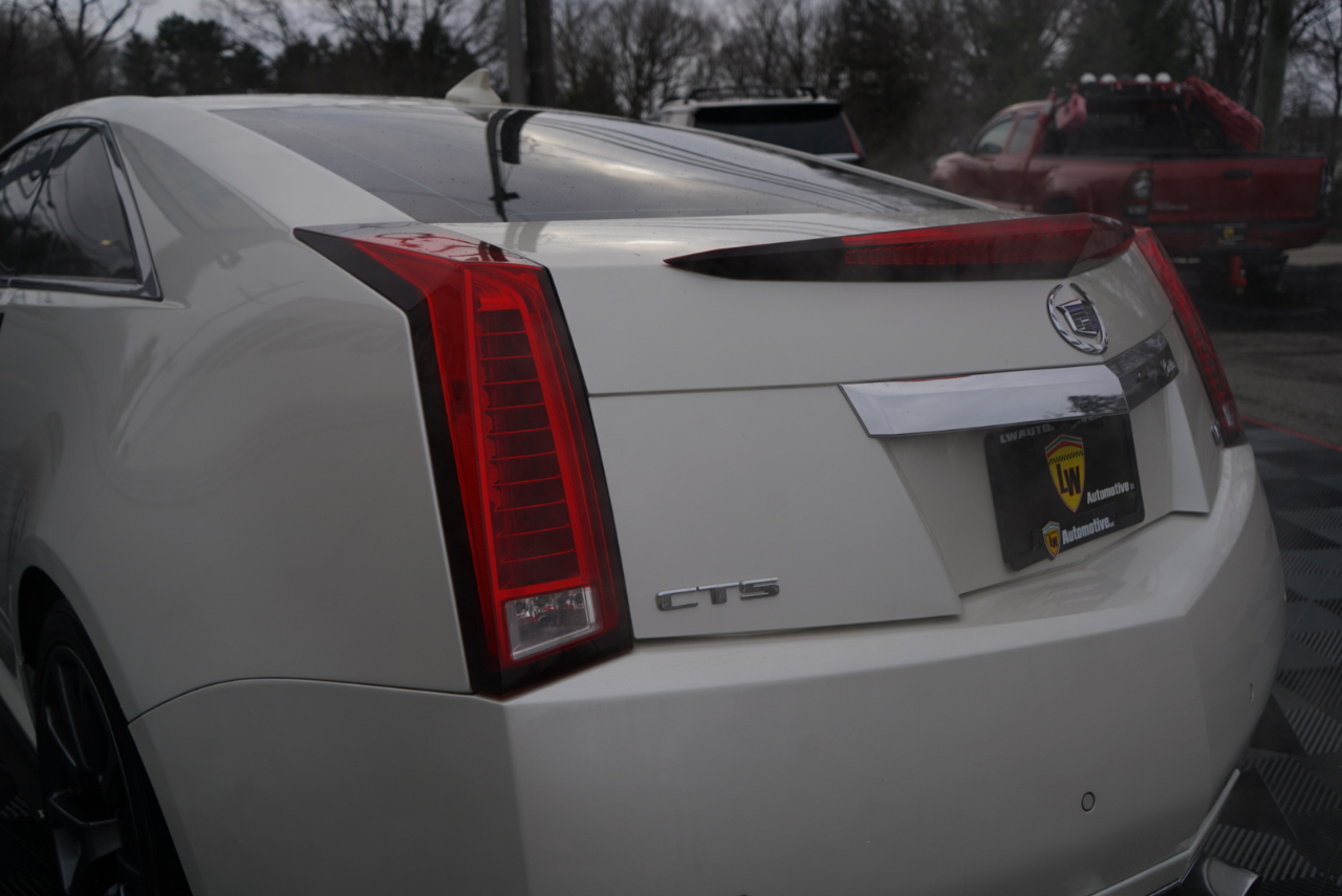 Cadillac CTS-V Coupe 2dr Cpe 2012