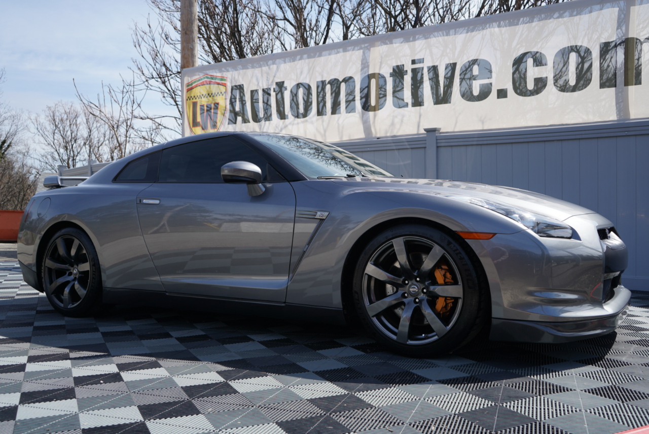 Nissan GT-R 2dr Cpe Premium 2010