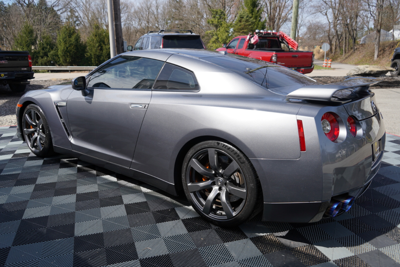 Nissan GT-R 2dr Cpe Premium 2010