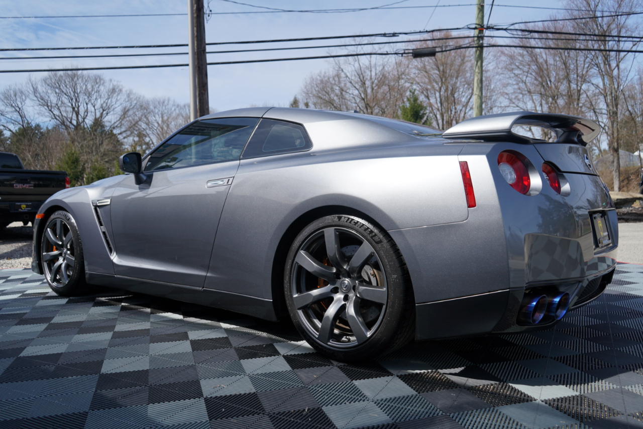 Nissan GT-R 2dr Cpe Premium 2010