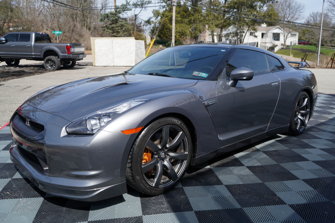 Nissan GT-R 2dr Cpe Premium 2010