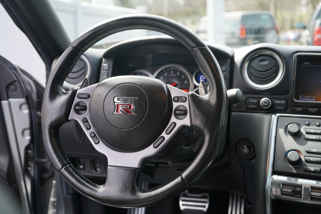 Nissan GT-R 2dr Cpe Premium 2010