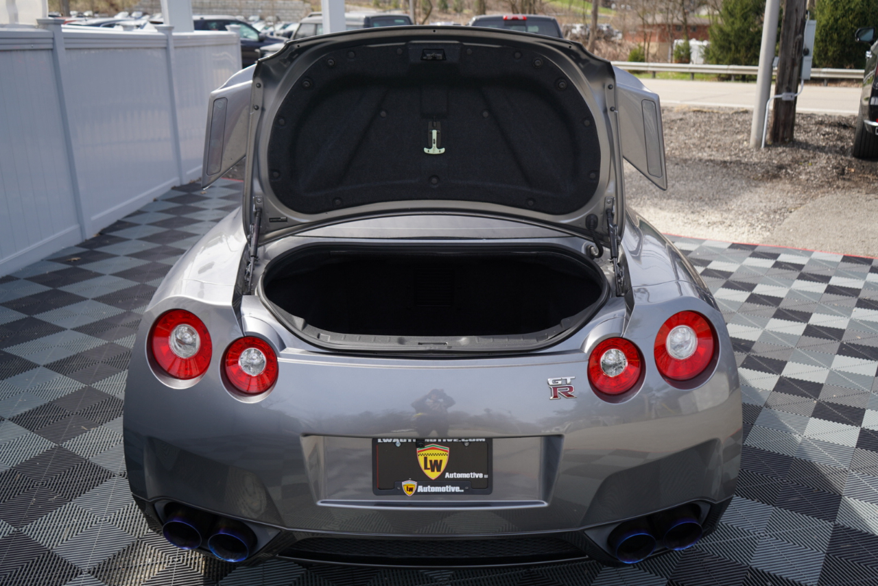 Nissan GT-R 2dr Cpe Premium 2010