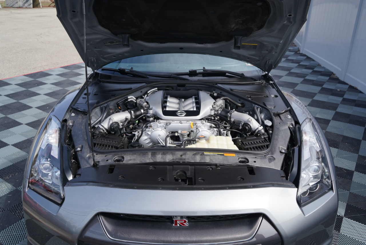 Nissan GT-R 2dr Cpe Premium 2010