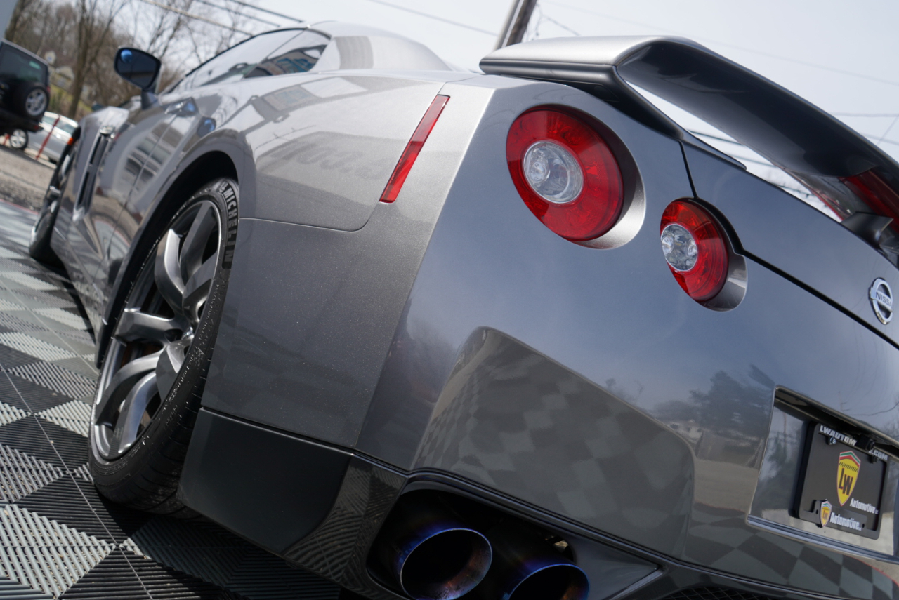 Nissan GT-R 2dr Cpe Premium 2010