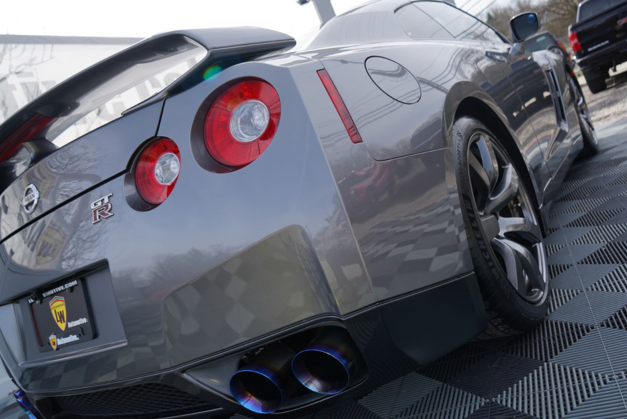 Nissan GT-R 2dr Cpe Premium 2010