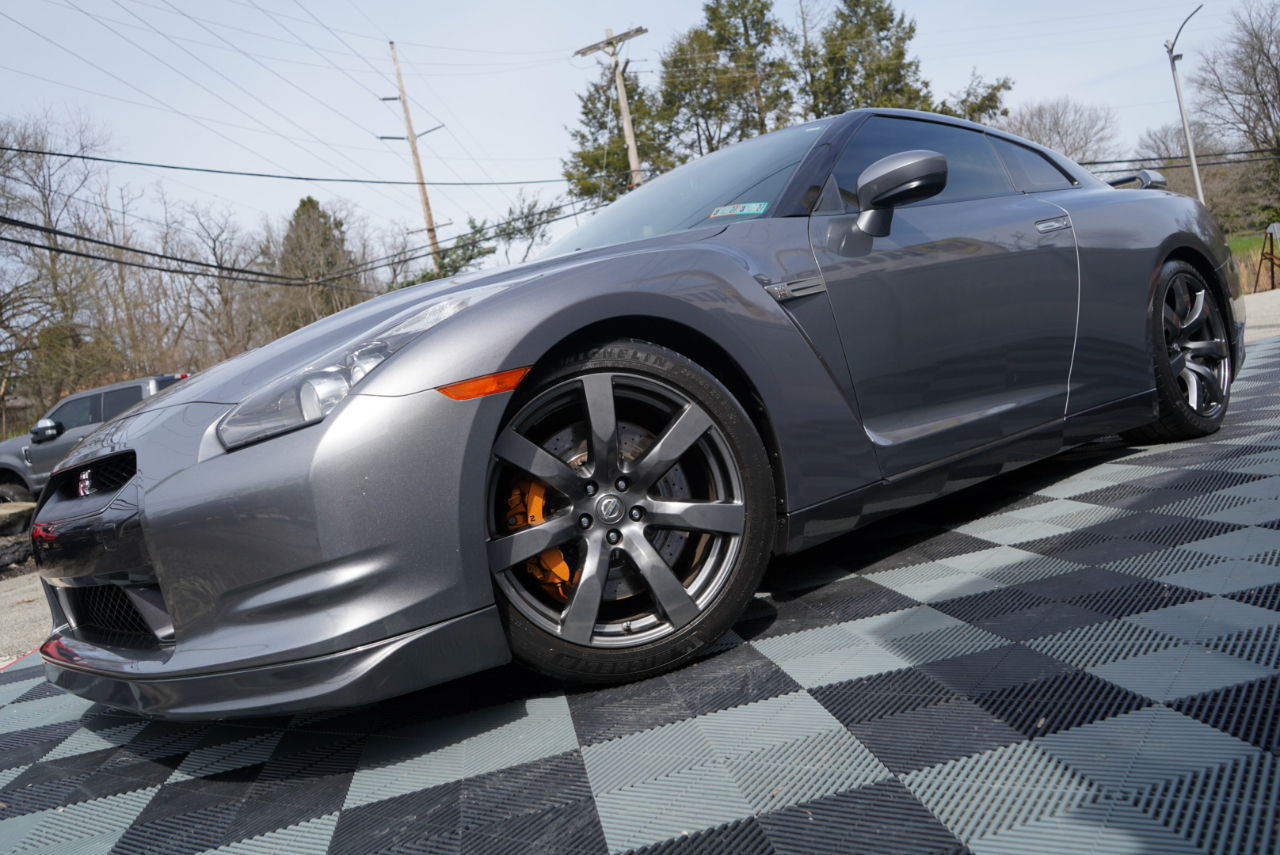 Nissan GT-R 2dr Cpe Premium 2010