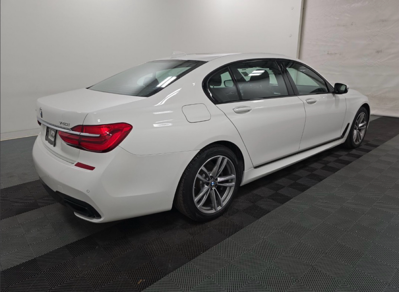 BMW 7 Series 740i xDrive Sedan 2017