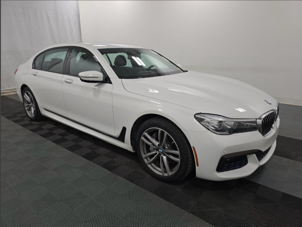 BMW 7 Series 740i xDrive Sedan 2017