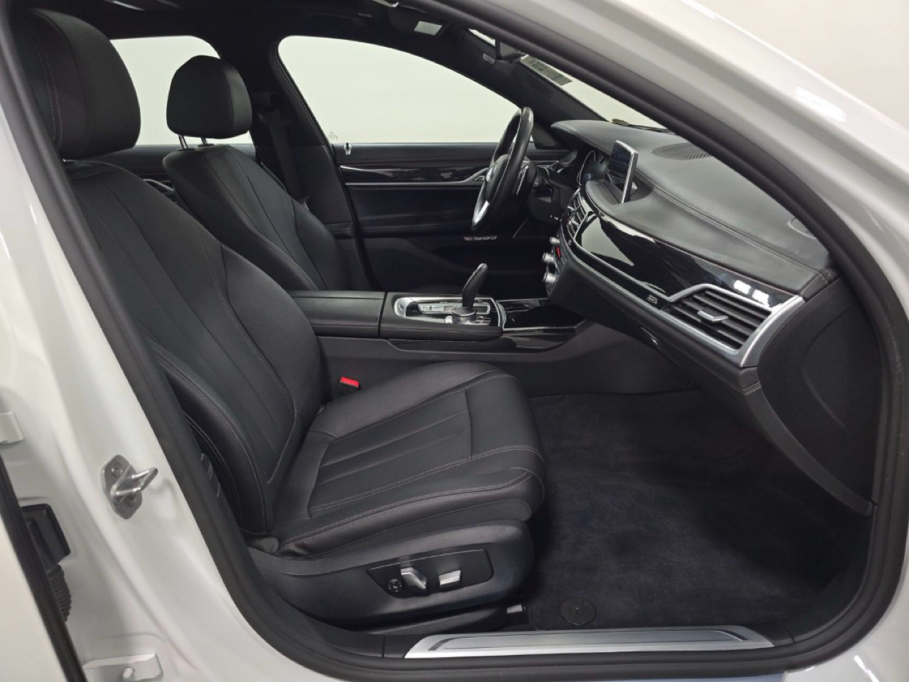 BMW 7 Series 740i xDrive Sedan 2017