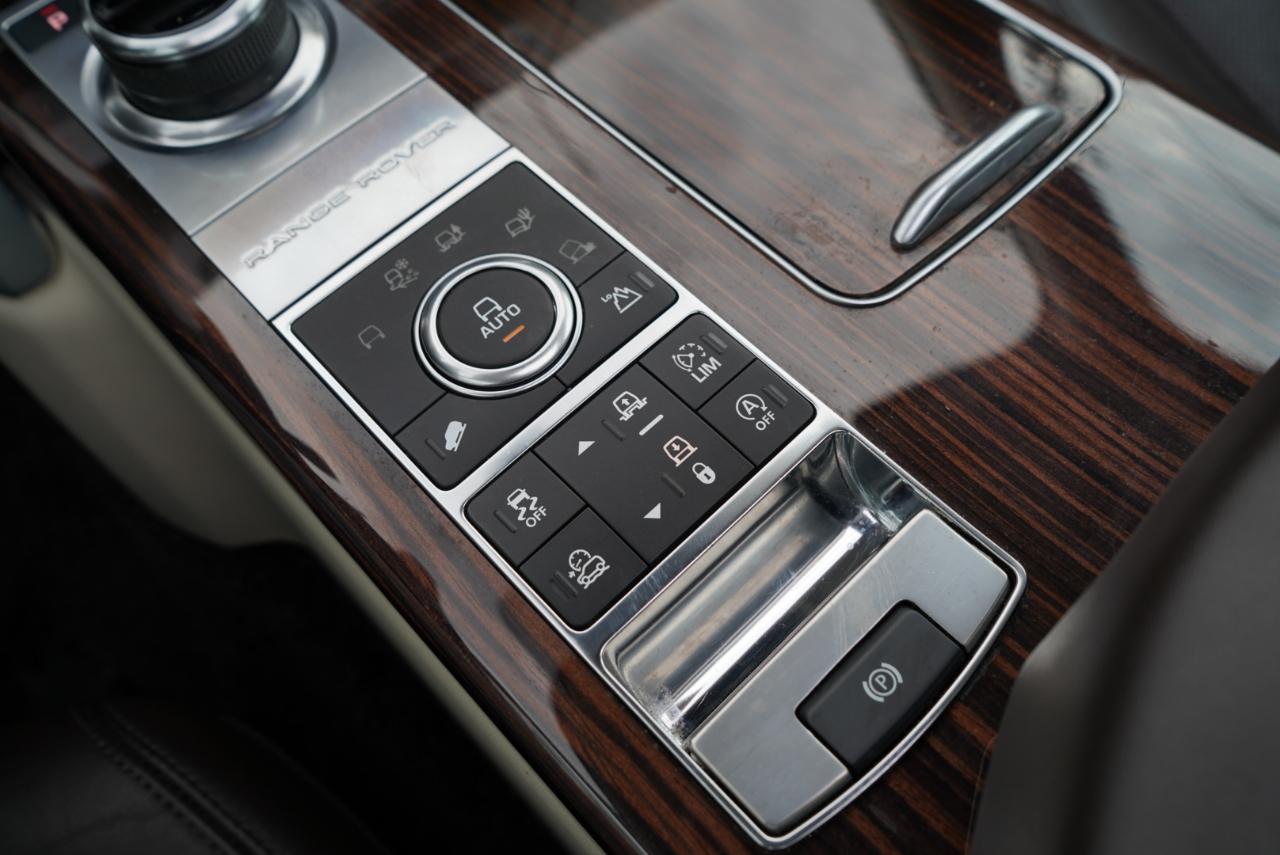 Land Rover Range Rover V8 Supercharged SWB 2017