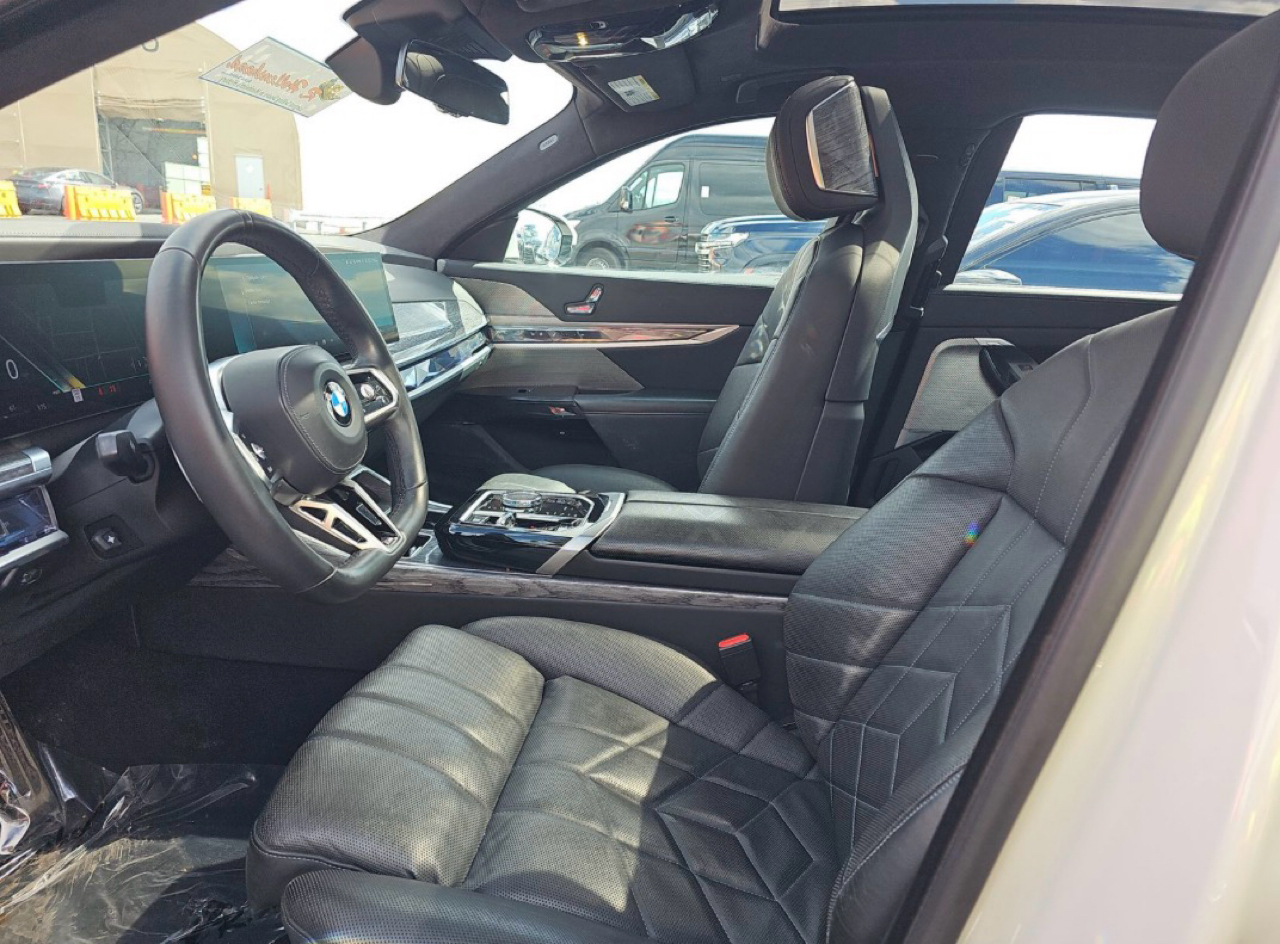 BMW 7 Series 760i xDrive Sedan 2023