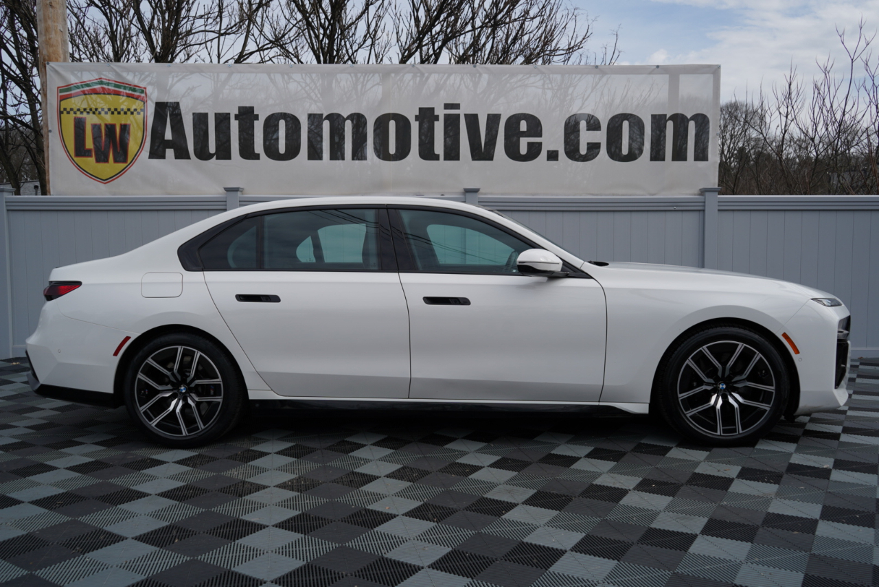 BMW 7 Series 760i xDrive Sedan 2023