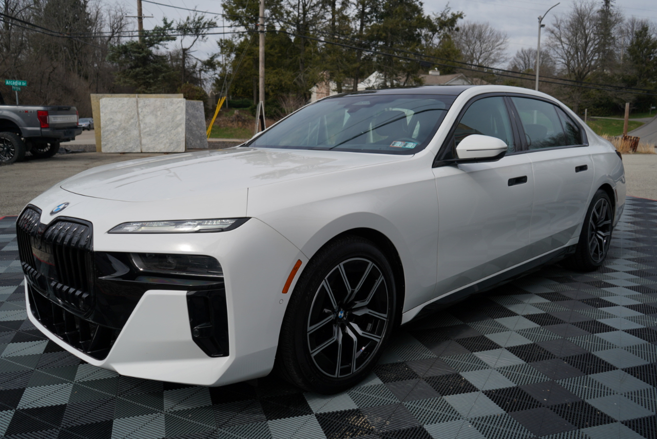 BMW 7 Series 760i xDrive Sedan 2023